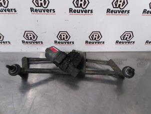 Used Wiper motor + mechanism Peugeot 206 (2A/C/H/J/S) 1.4 16V Price € 35,00 Margin scheme offered by Autorecycling Reuvers B.V.