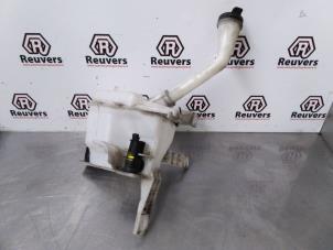 Used Front windscreen washer reservoir Chevrolet Spark (M300) 1.0 16V Bifuel Price € 30,00 Margin scheme offered by Autorecycling Reuvers B.V.