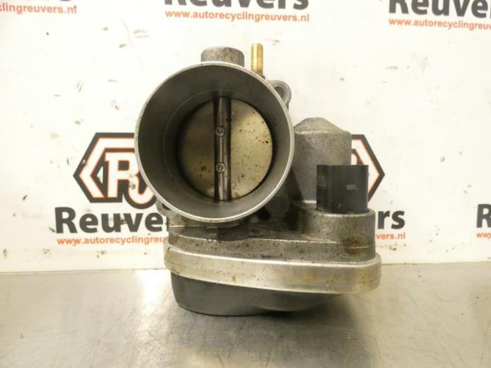 Gebrauchte Drosselklappengehäuse Renault Megane II CC (EM) 1.9 dCi 120 Preis € 35,00 Margenregelung angeboten von Autorecycling Reuvers B.V.