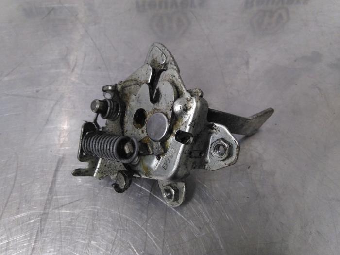 Bonnet lock mechanism from a Ford Ka II 1.2 2010