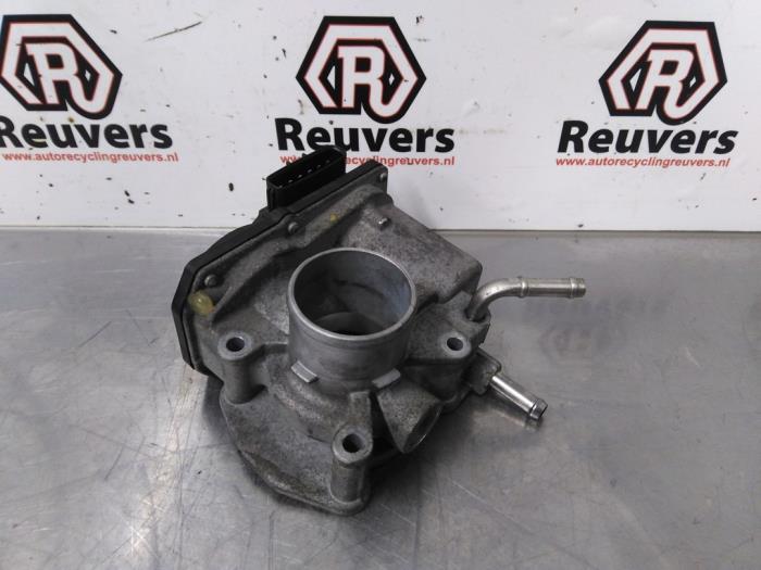 Usagé Boitier papillon Toyota iQ 1.0 12V VVT-i Prix € 40,00 Règlement à la marge proposé par Autorecycling Reuvers B.V.