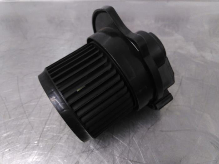 Heating and ventilation fan motor from a Toyota iQ 1.0 12V VVT-i 2011