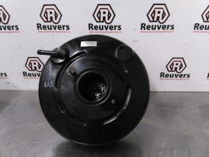 Usagé Servo frein Toyota iQ 1.0 12V VVT-i Prix € 30,00 Règlement à la marge proposé par Autorecycling Reuvers B.V.