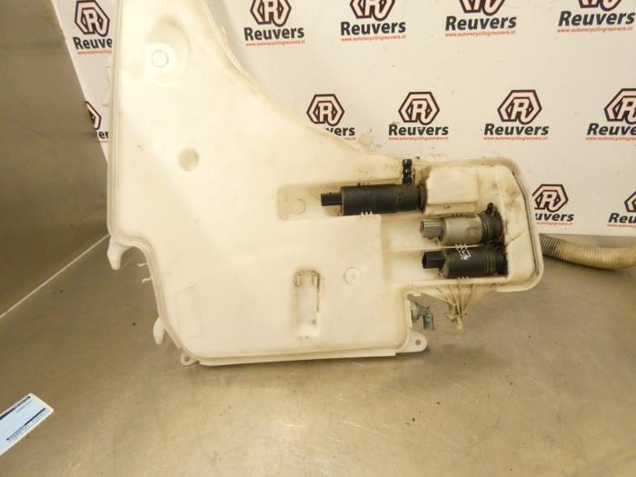 Front windscreen washer reservoir BMW 3 serie Touring 320d 16V - 235576