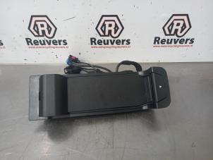 Used Phone holder BMW 3 serie Touring (E91) 320d 16V Price € 20,00 Margin scheme offered by Autorecycling Reuvers B.V.