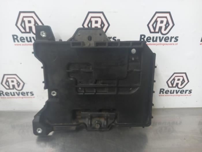 Begagnade Batterilåda Kia Rio III (UB) 1.2 CVVT 16V Pris € 15,00 Marginaltabell erbjuds av Autorecycling Reuvers B.V.