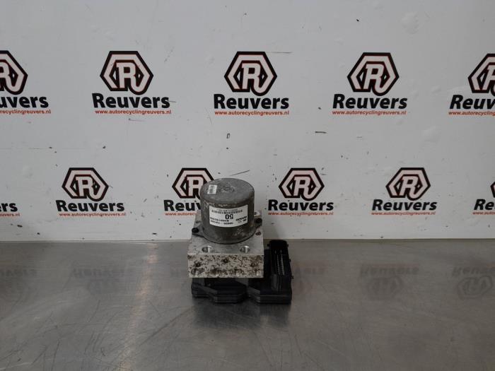 Begagnade ABS-pump Kia Rio III (UB) 1.4 CVVT 16V Pris € 50,00 Marginaltabell erbjuds av Autorecycling Reuvers B.V.