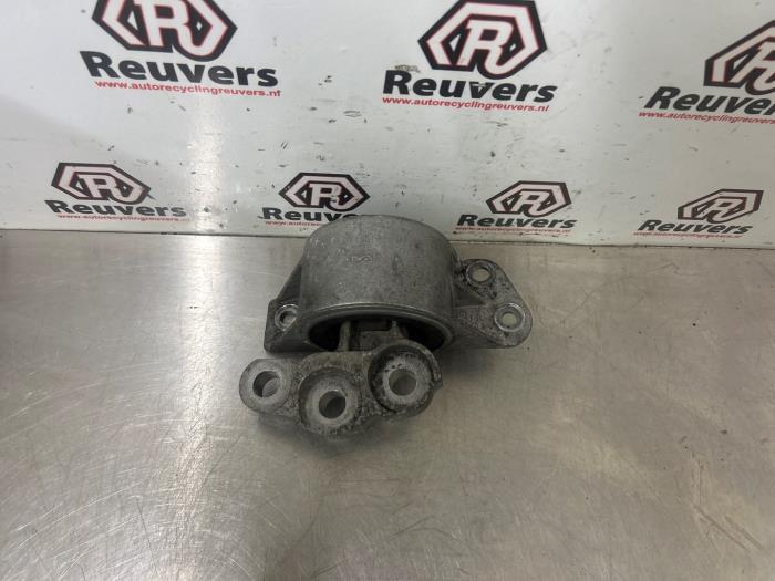 Used Engine mount Alfa Romeo MiTo (955) 1.3 JTDm 16V Eco Price € 20,00 Margin scheme offered by Autorecycling Reuvers B.V.