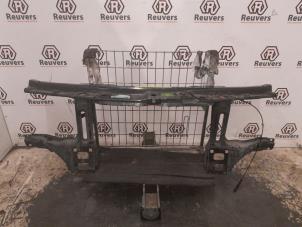 Gebrauchte Vorderwand Landrover Range Rover III (LM) 4.4 V8 32V Preis € 200,00 Margenregelung angeboten von Autorecycling Reuvers B.V.