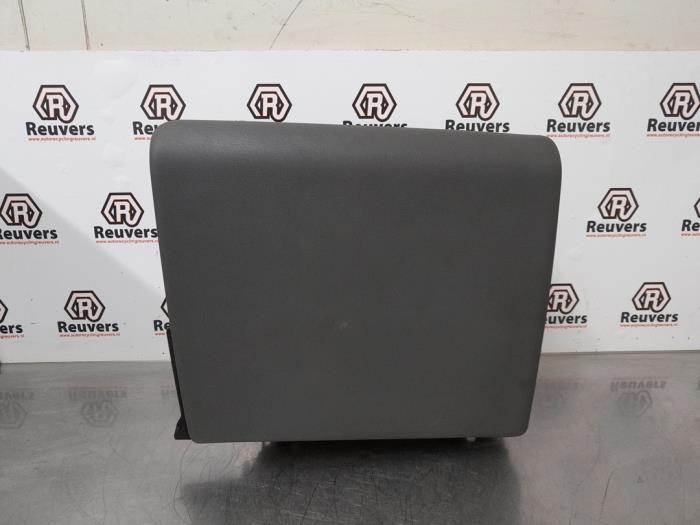 Gebrauchte Handschuhfach Landrover Range Rover III (LM) 4.4 V8 32V Preis € 40,00 Margenregelung angeboten von Autorecycling Reuvers B.V.