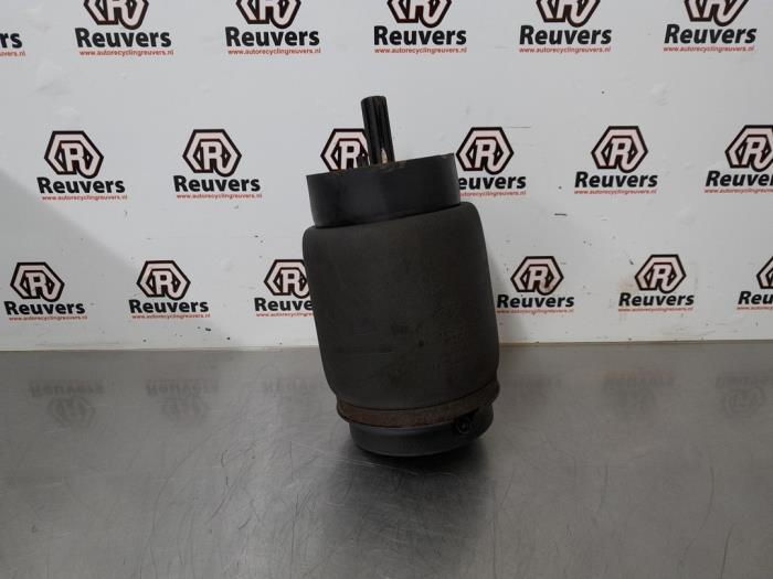 Używane Miech Landrover Range Rover III (LM) 4.4 V8 32V Cena € 50,00 Procedura marży oferowane przez Autorecycling Reuvers B.V.