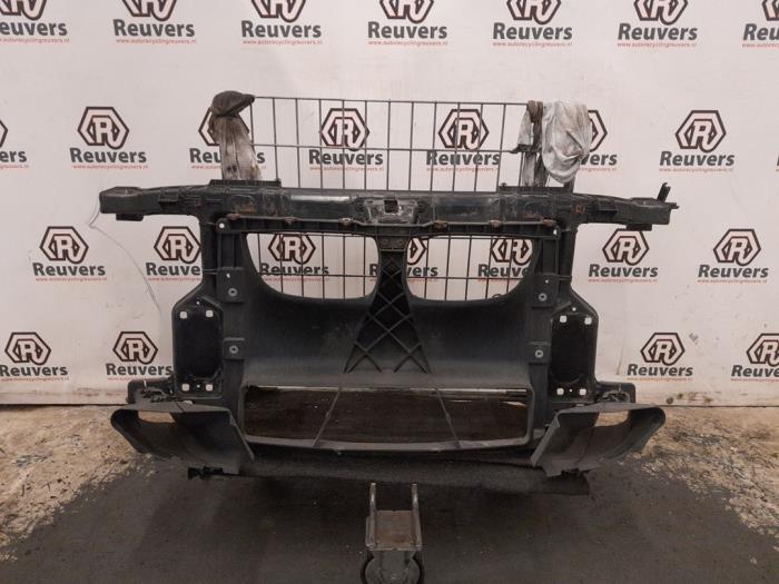 Begagnade Front BMW 1 serie (E87/87N) 118d 16V Pris € 60,00 Marginaltabell erbjuds av Autorecycling Reuvers B.V.