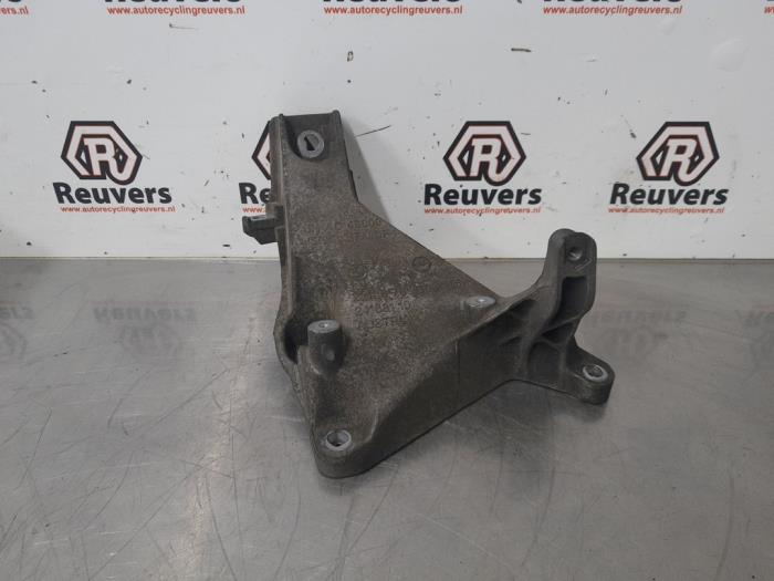 Used Engine mount BMW 1 serie (E87/87N) 118d 16V Price € 20,00 Margin scheme offered by Autorecycling Reuvers B.V.