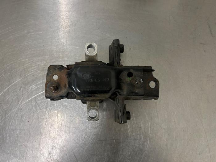 Usagé Support moteur Volkswagen Polo V (6R) 1.2 TSI Prix € 15,00 Règlement à la marge proposé par Autorecycling Reuvers B.V.