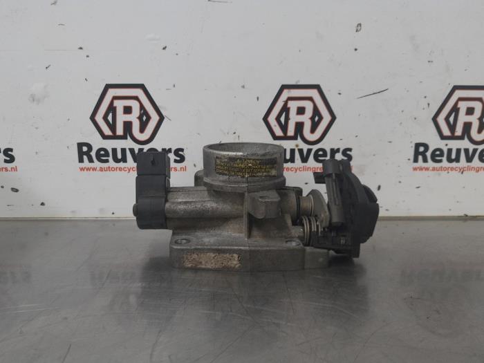 Gebrauchte Drosselklappengehäuse Ford Ka I 1.3i Preis € 20,00 Margenregelung angeboten von Autorecycling Reuvers B.V.