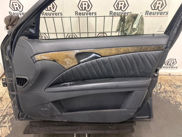 Begagnade Framdörr, 4-dörrars, höger Mercedes E Combi (S211) 3.2 E-320 CDI 24V Pris € 100,00 Marginaltabell erbjuds av Autorecycling Reuvers B.V.