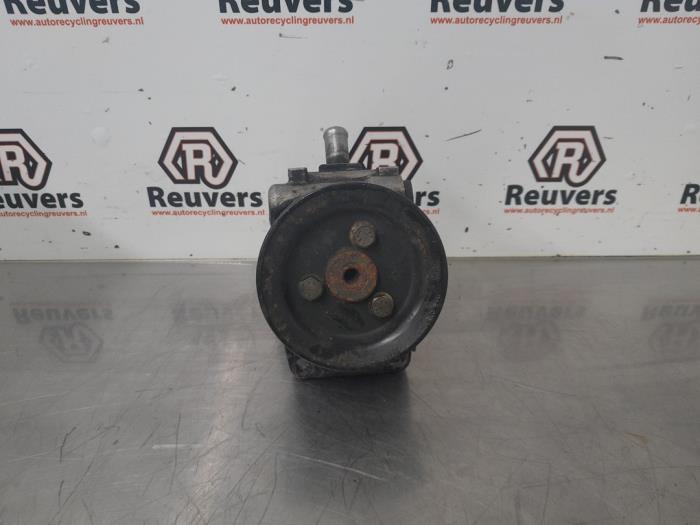 Usagé Pompe de direction Landrover Range Rover III (LM) 4.4 V8 32V Prix € 50,00 Règlement à la marge proposé par Autorecycling Reuvers B.V.