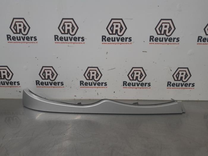Używane Krawedz reflektora prawa BMW 3 serie (E46/4) 320i 24V Cena € 10,00 Procedura marży oferowane przez Autorecycling Reuvers B.V.
