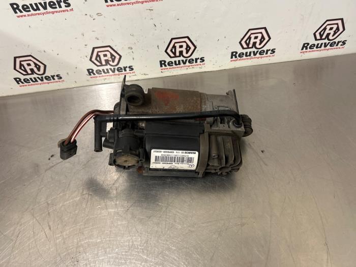 Begagnade Luftpump (fjädring) Mercedes E Combi (S211) 3.2 E-320 CDI 24V Pris € 250,00 Marginaltabell erbjuds av Autorecycling Reuvers B.V.