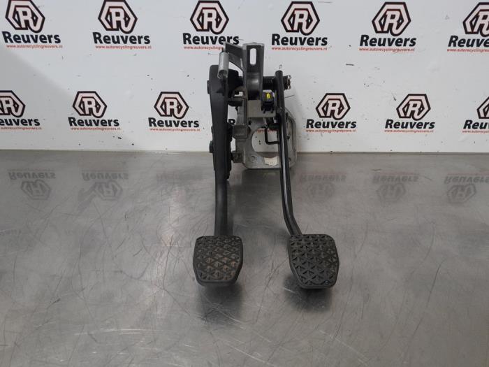 Clutch pedal