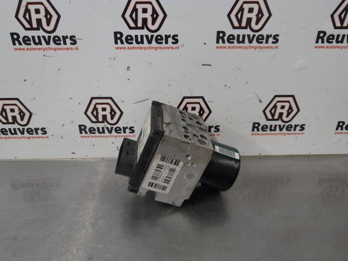 Gebrauchte ABS Pumpe Peugeot 407 (6D) 1.8 16V Preis € 50,00 Margenregelung angeboten von Autorecycling Reuvers B.V.