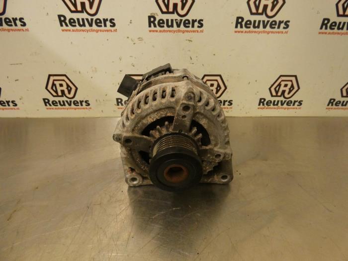 Gebrauchte Dynamo Ford Fiesta 6 (JA8) 1.0 EcoBoost 12V 100 Preis € 40,00 Margenregelung angeboten von Autorecycling Reuvers B.V.