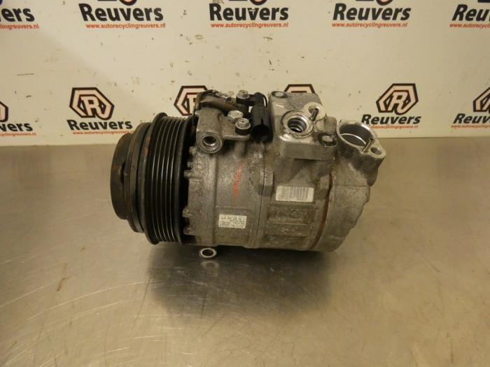 Usagé Compresseur de clim Chrysler Crossfire 3.2 V6 18V Prix € 50,00 Règlement à la marge proposé par Autorecycling Reuvers B.V.