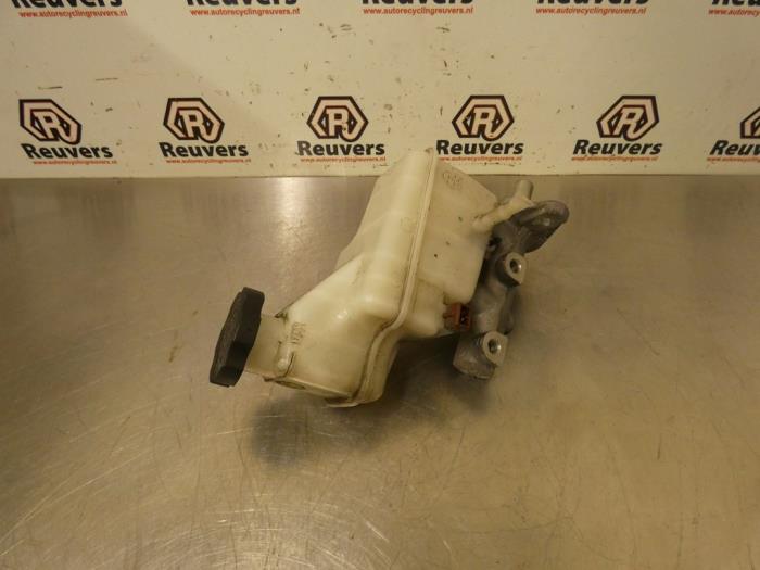 Begagnade Huvudcylinder Hyundai i10 (F5) 1.1i 12V Pris € 25,00 Marginaltabell erbjuds av Autorecycling Reuvers B.V.