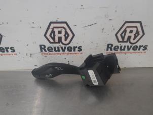 Begagnade Indikatorbrytare Ford Focus 3 Wagon 1.0 Ti-VCT EcoBoost 12V 125 Pris € 15,00 Marginaltabell erbjuds av Autorecycling Reuvers B.V.