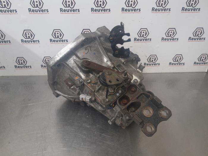 Gebrauchte Getriebe Peugeot 107 1.0 12V Preis € 150,00 Margenregelung angeboten von Autorecycling Reuvers B.V.