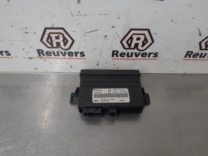 Begagnade PDC-modul Peugeot 308 SW (4E/H) 1.6 VTI 16V Pris € 20,00 Marginaltabell erbjuds av Autorecycling Reuvers B.V.
