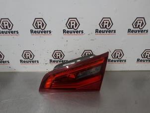 Begagnade Baklykta, höger Audi A3 Sportback (8VA/8VF) 1.4 16V g-tron Pris € 30,00 Marginaltabell erbjuds av Autorecycling Reuvers B.V.