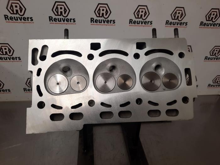 Używane Glowica cylindra Volkswagen Fox (5Z) 1.2 Cena € 350,00 Procedura marży oferowane przez Autorecycling Reuvers B.V.