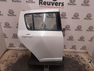 Begagnade Bakdörr, 4-dörrars, höger Suzuki Swift (ZA/ZC/ZD1/2/3/9) 1.3 VVT 16V Pris € 100,00 Marginaltabell erbjuds av Autorecycling Reuvers B.V.