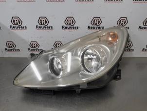 Gebrauchte Scheinwerfer links Opel Corsa D 1.0 Preis € 40,00 Margenregelung angeboten von Autorecycling Reuvers B.V.