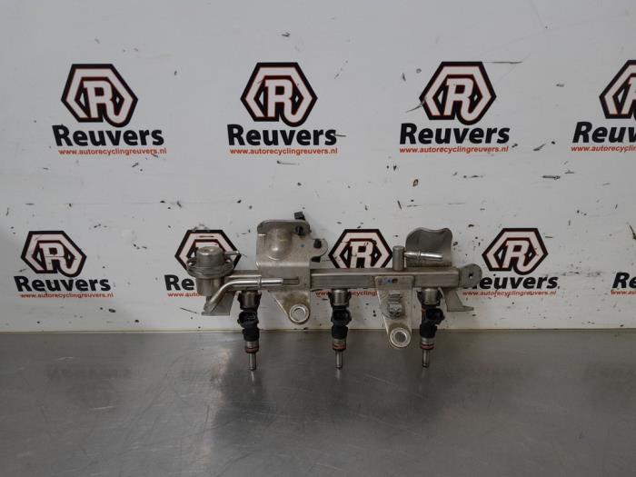 Usados Galería (inyección) Renault Clio IV (5R) 0.9 Energy TCE 90 12V Precio € 35,00 Norma de margen ofrecido por Autorecycling Reuvers B.V.