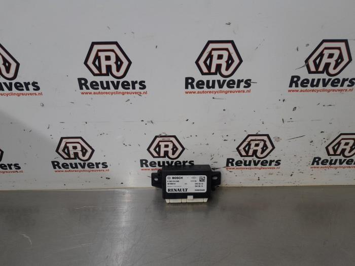 Begagnade PDC-modul Renault Clio IV (5R) 0.9 Energy TCE 90 12V Pris € 30,00 Marginaltabell erbjuds av Autorecycling Reuvers B.V.