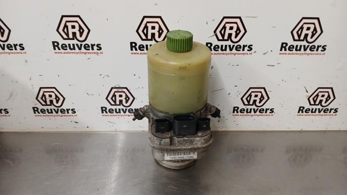 Usagé Pompe de direction Seat Ibiza III (6L1) 1.2 12V Prix € 50,00 Règlement à la marge proposé par Autorecycling Reuvers B.V.