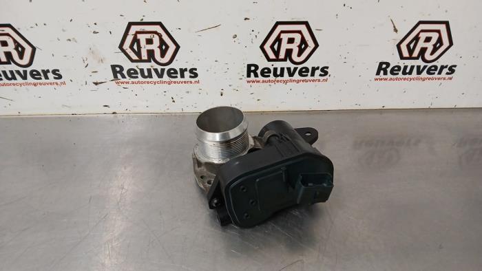 Usagé Boitier papillon Peugeot 308 SW (L4/L9/LC/LJ/LR) 1.2 12V e-THP PureTech 110 Prix € 30,00 Règlement à la marge proposé par Autorecycling Reuvers B.V.