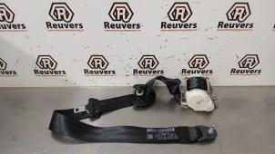 Usados Cinturón de seguridad izquierda detrás Peugeot 308 SW (L4/L9/LC/LJ/LR) 1.2 12V e-THP PureTech 110 Precio € 30,00 Norma de margen ofrecido por Autorecycling Reuvers B.V.