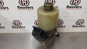 Pompe de direction d'un Volkswagen Polo IV (9N1/2/3) 1.2 12V 2005
