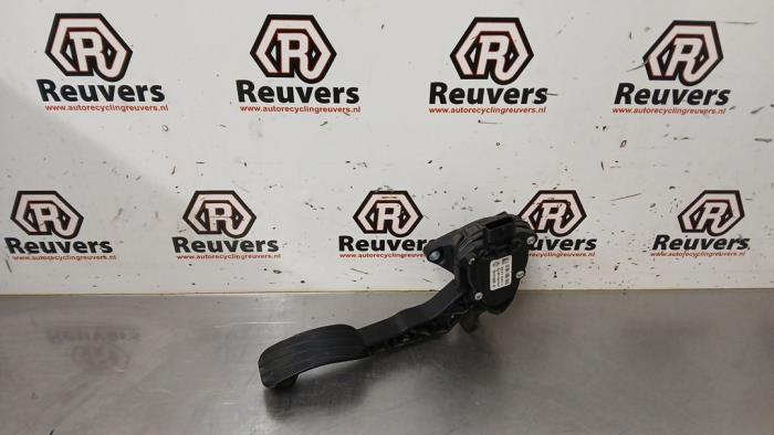 Używane Pedal gazu Renault Master III (MA/MB/MC/MD/MH/MF/MG/MH) 2.3 dCi 145 16V Cena € 35,00 Procedura marży oferowane przez Autorecycling Reuvers B.V.