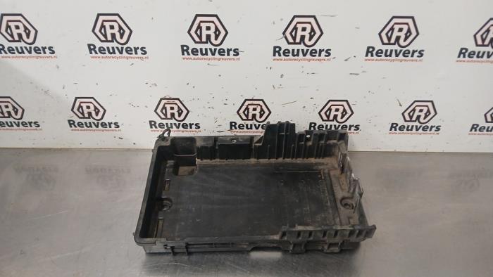 Begagnade Batterilåda Opel Meriva (B) 1.3 CDTI 16V Pris € 15,00 Marginaltabell erbjuds av Autorecycling Reuvers B.V.