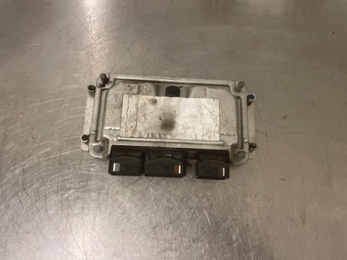 Used Engine management computer Suzuki Ignis (FH) 1.3 16V Price € 50,00 Margin scheme offered by Autorecycling Reuvers B.V.