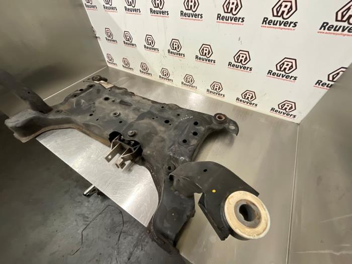 Unterrahmen van een Ford Focus 3 1.0 Ti-VCT EcoBoost 12V 125 2014
