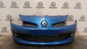 Used Front bumper Renault Clio III (BR/CR) 1.2 16V 75 Price € 100,00 Margin scheme offered by Autorecycling Reuvers B.V.