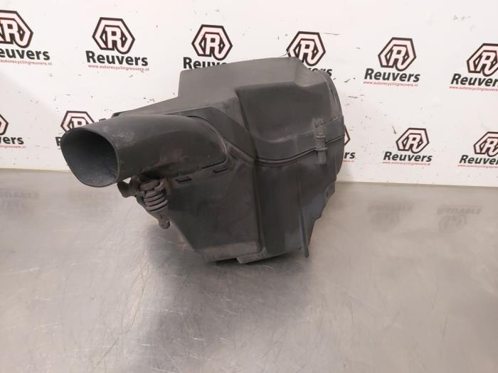 Begagnade Luftfilterhus Ford C-Max (DXA) 1.0 Ti-VCT EcoBoost 12V 125 Pris € 30,00 Marginaltabell erbjuds av Autorecycling Reuvers B.V.