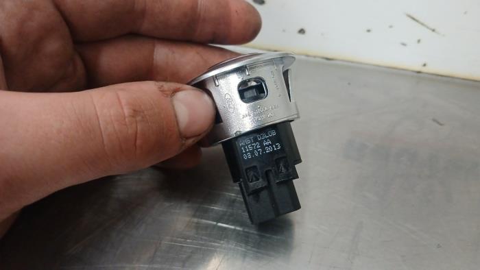 Commande start/stop d'un Ford C-Max (DXA) 1.0 Ti-VCT EcoBoost 12V 125 2014