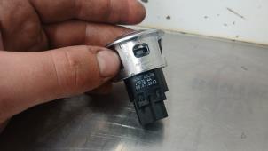 Commande start/stop d'un Ford C-Max (DXA) 1.0 Ti-VCT EcoBoost 12V 125 2014