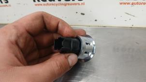 Commande start/stop d'un Ford C-Max (DXA) 1.0 Ti-VCT EcoBoost 12V 125 2014